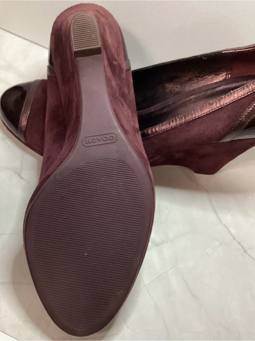 Coach Kerryann  Suede Pumps with Patent Cap Toe - Picture 7 of 10